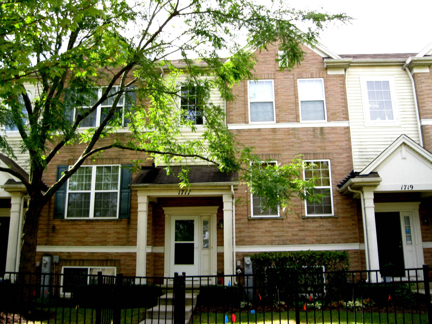 Photo 1 of 17 of 1717 Maple Avenue townhome