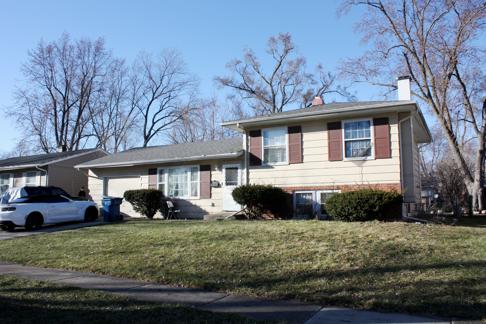 Photo 2 of 3 of 1660 Redwood Avenue house