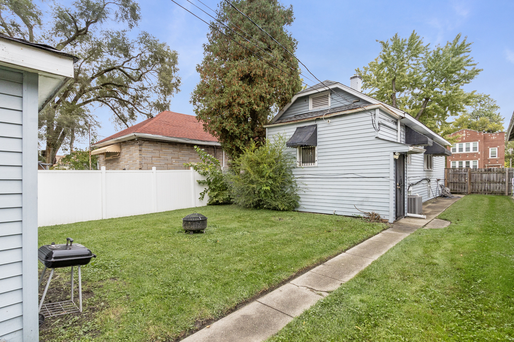 Photo 13 of 15 of 15130 Ashland Avenue house