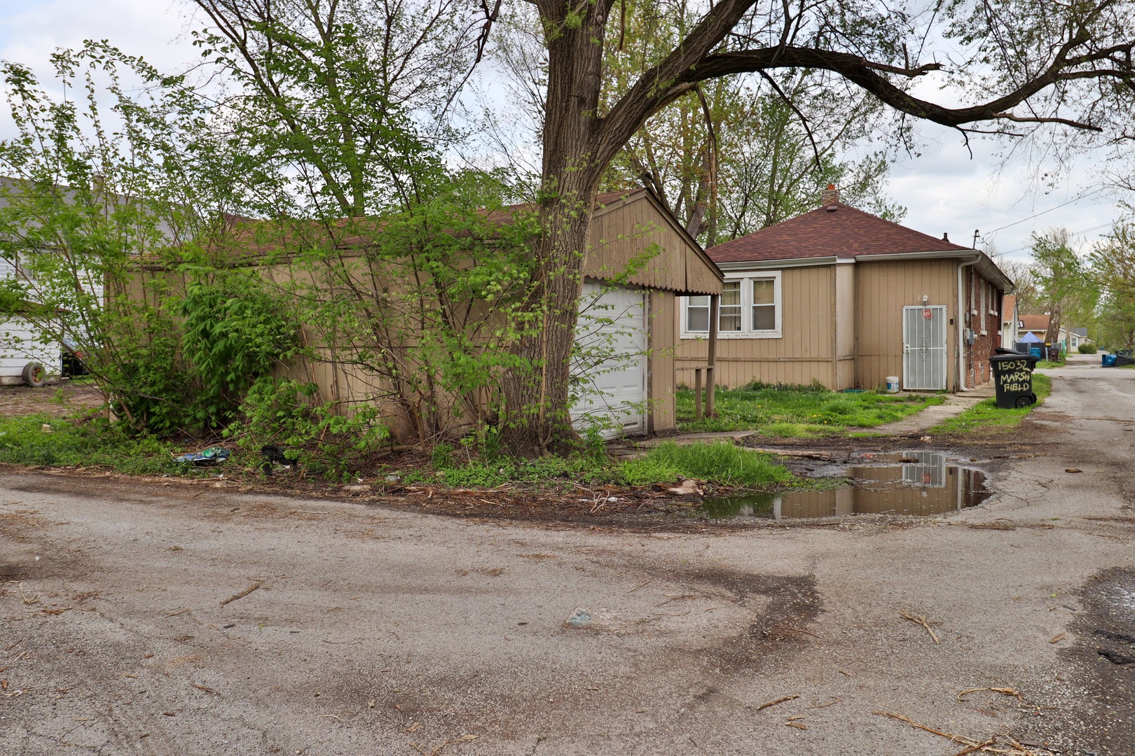 Photo 8 of 51 of 15032 Marshfield Avenue house