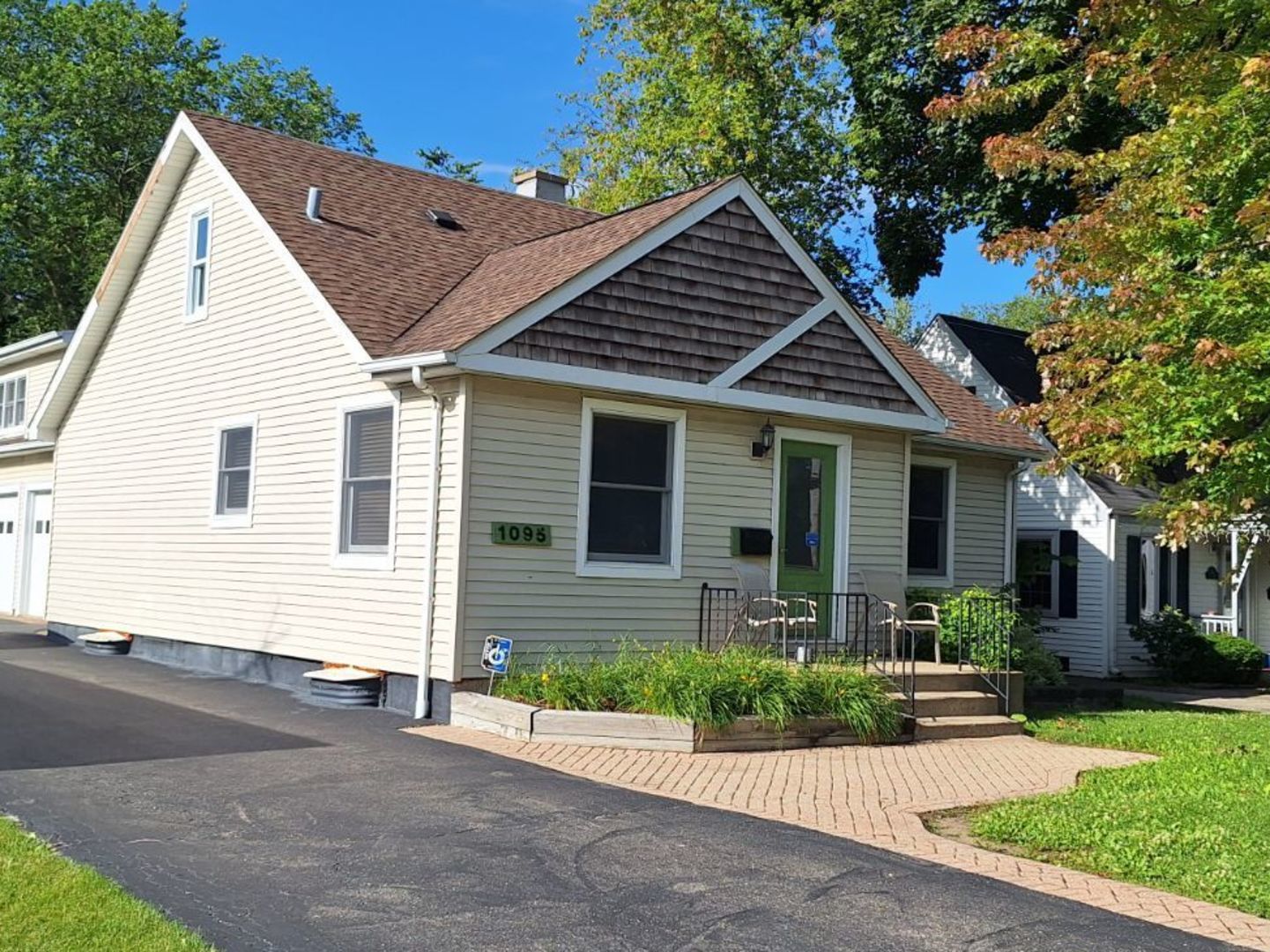 Photo 1 of 15 of 1095 Central Avenue house