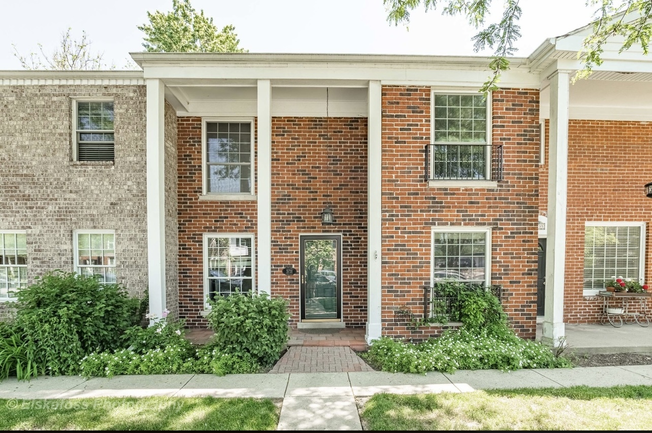 Photo 1 of 17 of 5731 Sutton Place townhome