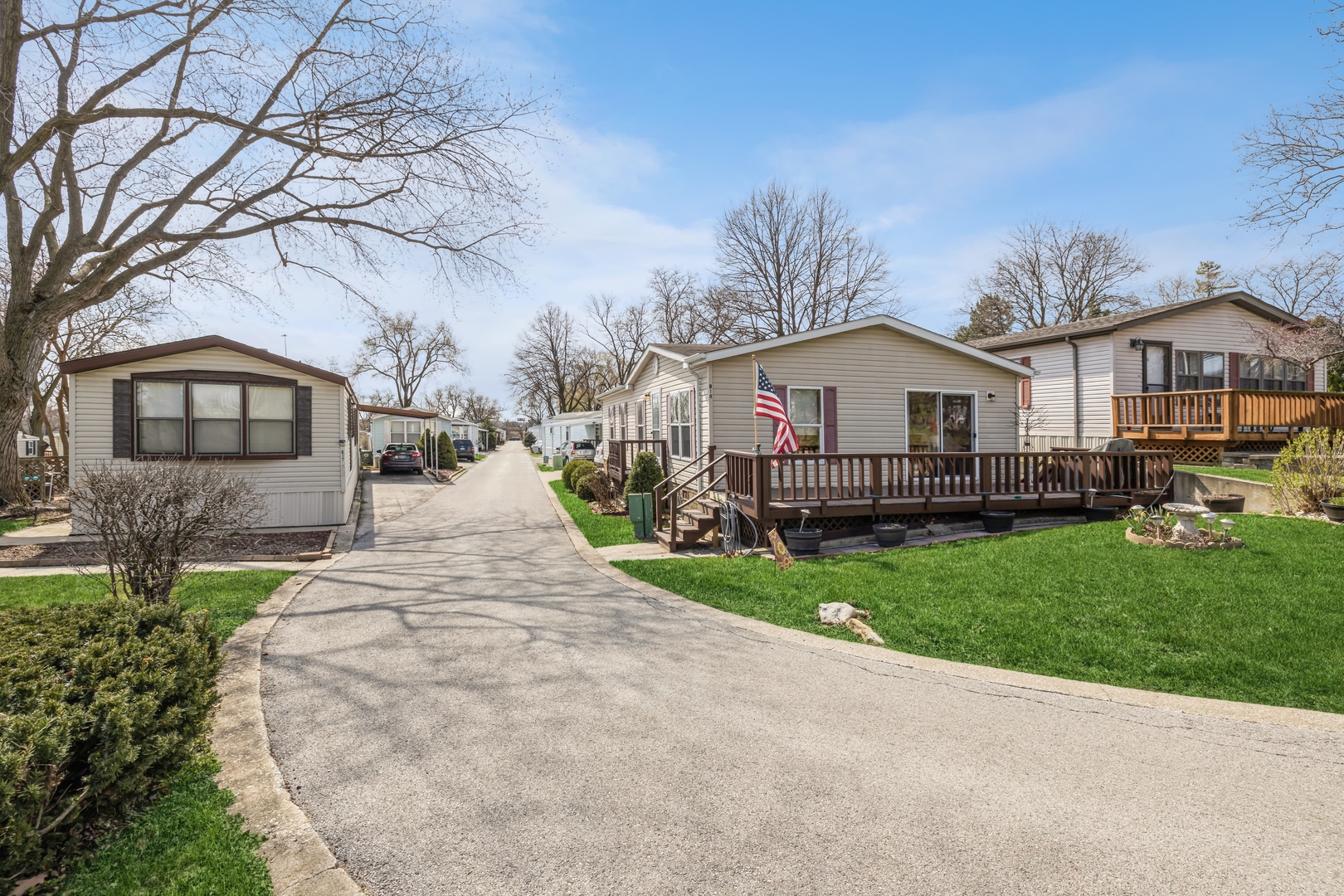 Photo 2 of 12 of 6801 S La Grange Road B18 mobile home