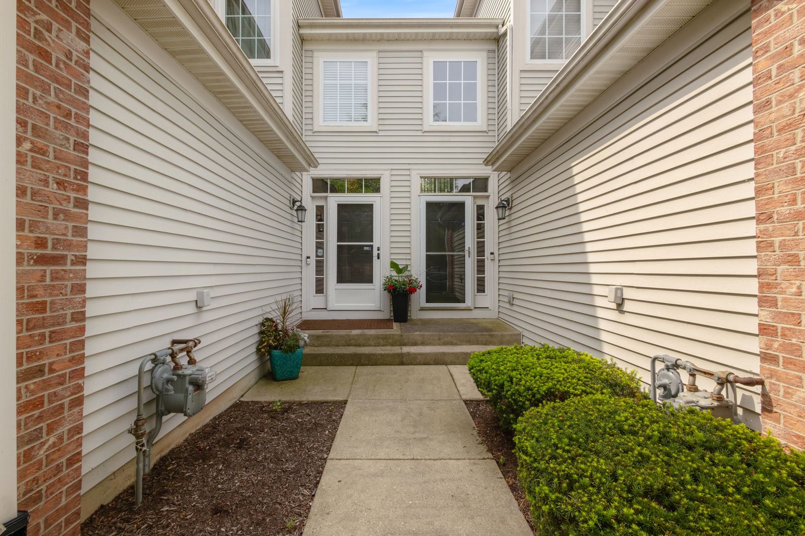 Photo 4 of 30 of 1779 Kelberg Avenue townhome