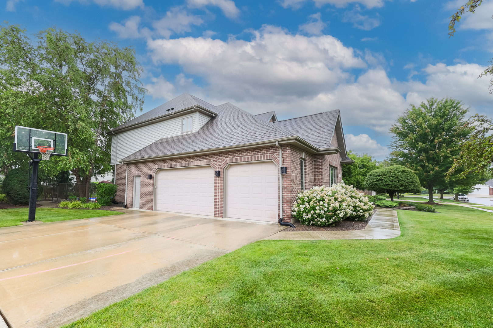 Photo 3 of 55 of 14412 W Rathfarn Drive house