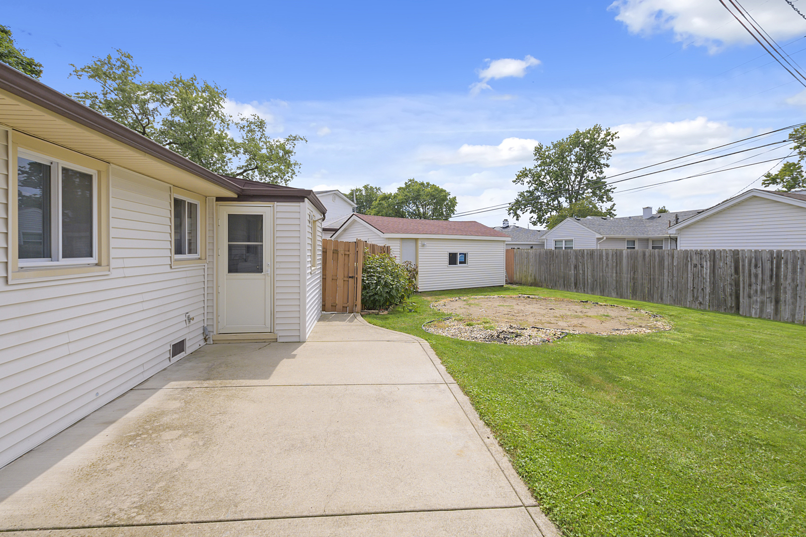 Photo 17 of 19 of 4627 W 89th Place townhome