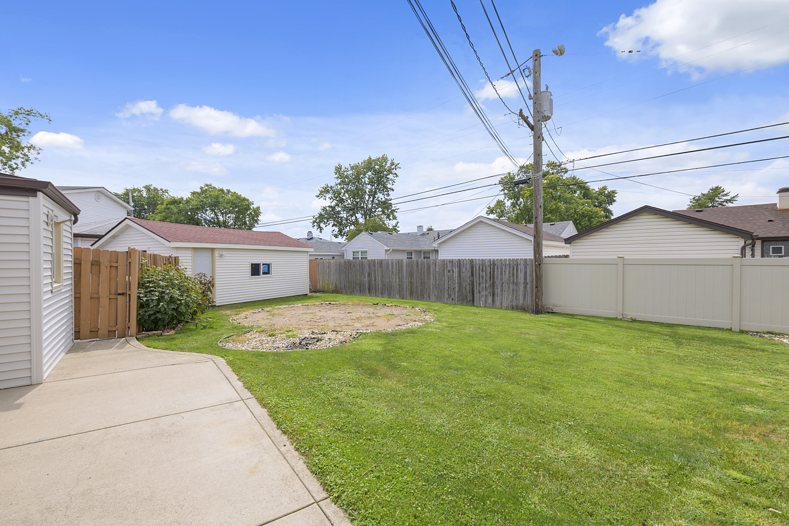 Photo 18 of 19 of 4627 W 89th Place townhome