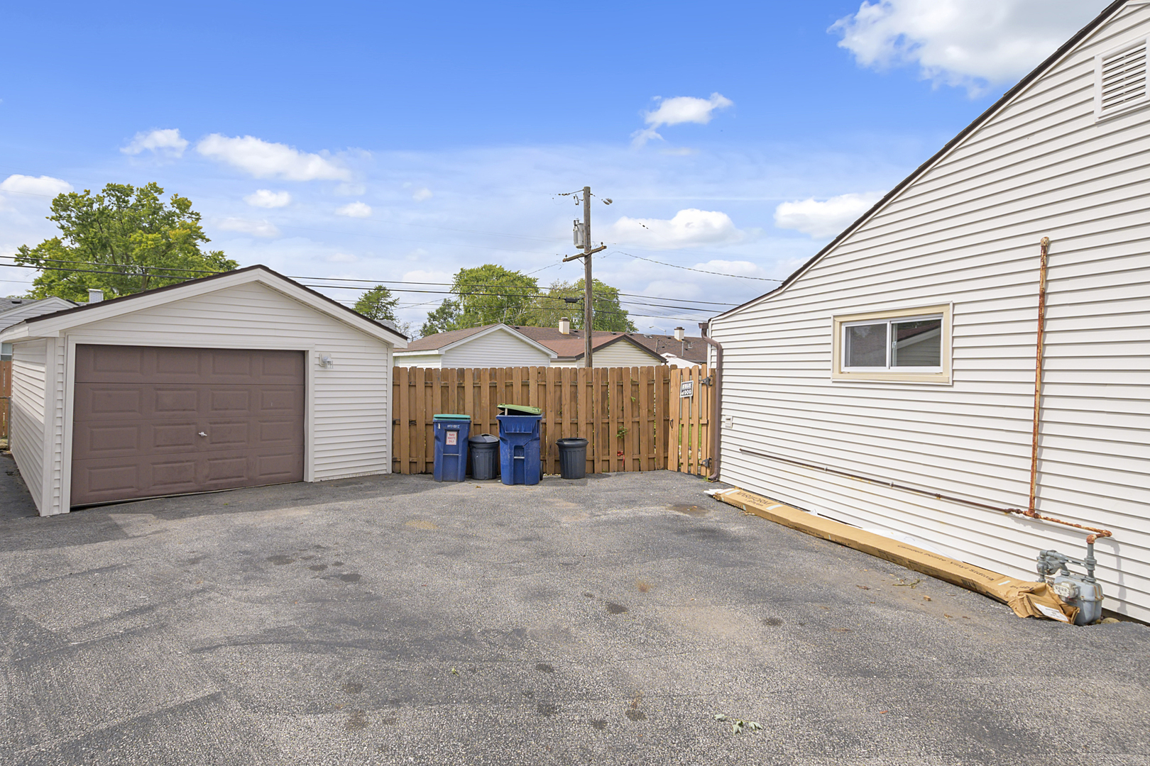 Photo 2 of 19 of 4627 W 89th Place townhome