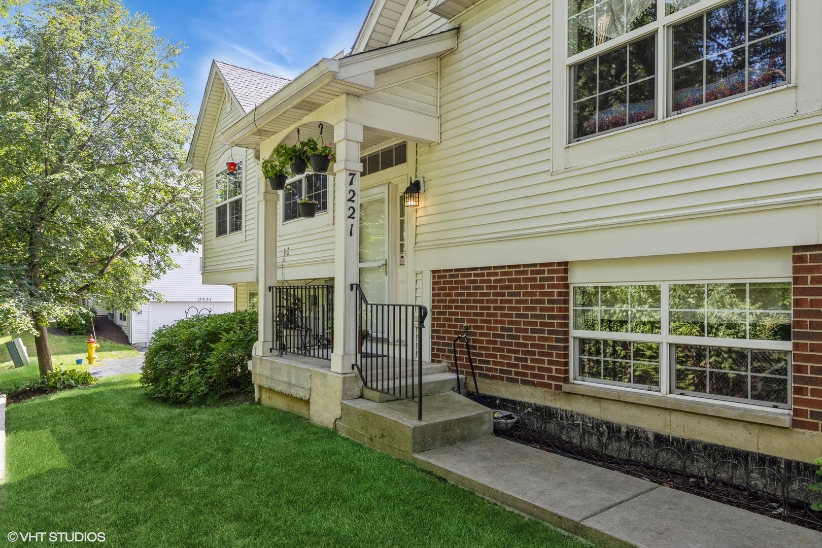 Photo 1 of 22 of 7221 Flagg Creek Drive townhome