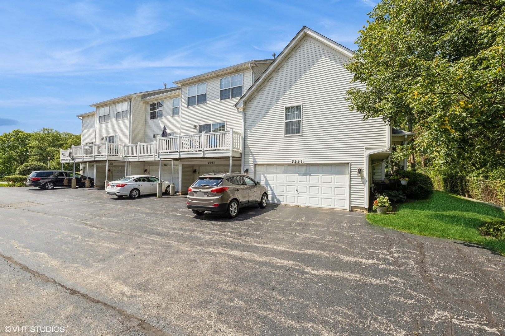 Photo 19 of 22 of 7221 Flagg Creek Drive townhome