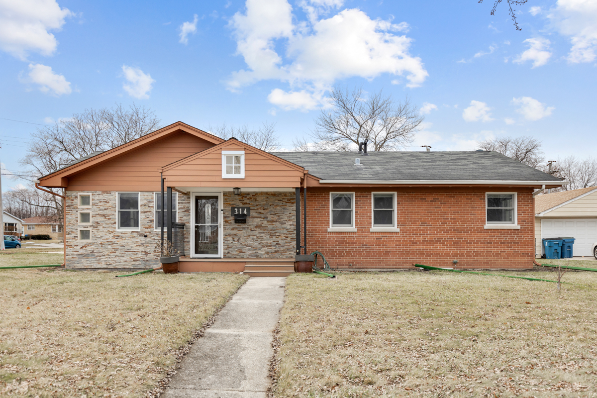 Photo 1 of 25 of 314 Catalpa Avenue house