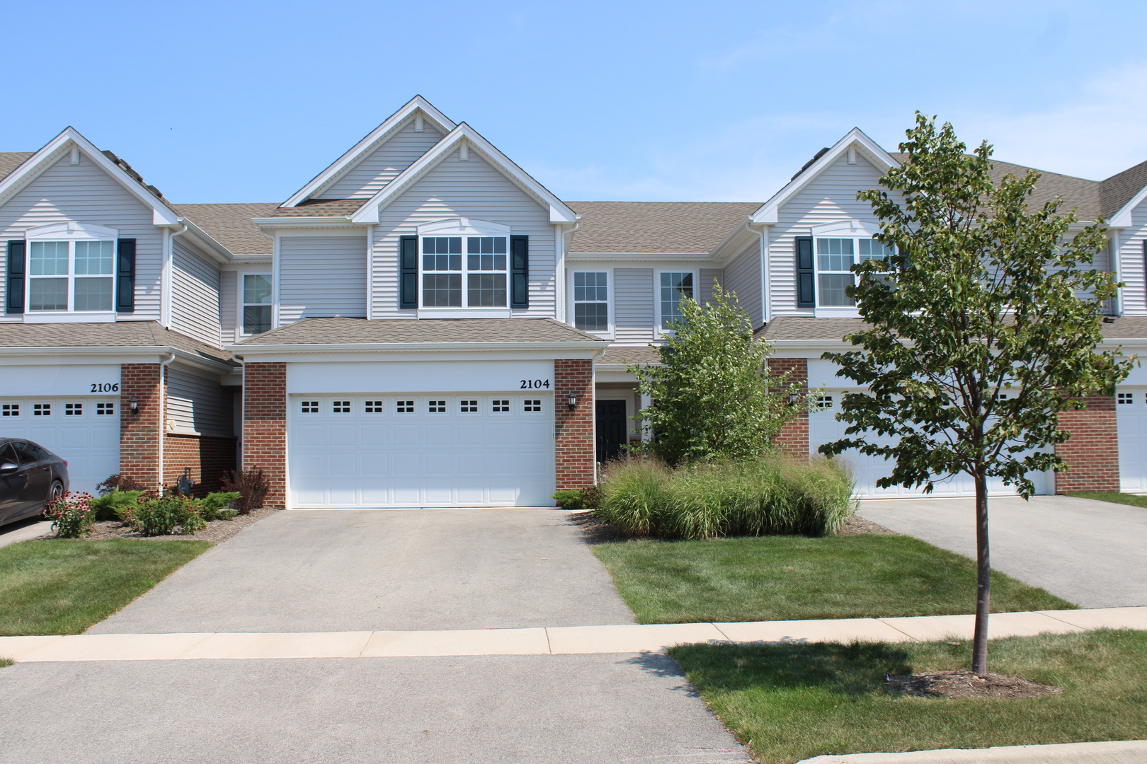 Photo 1 of 20 of 2104 Pembridge Lane townhome