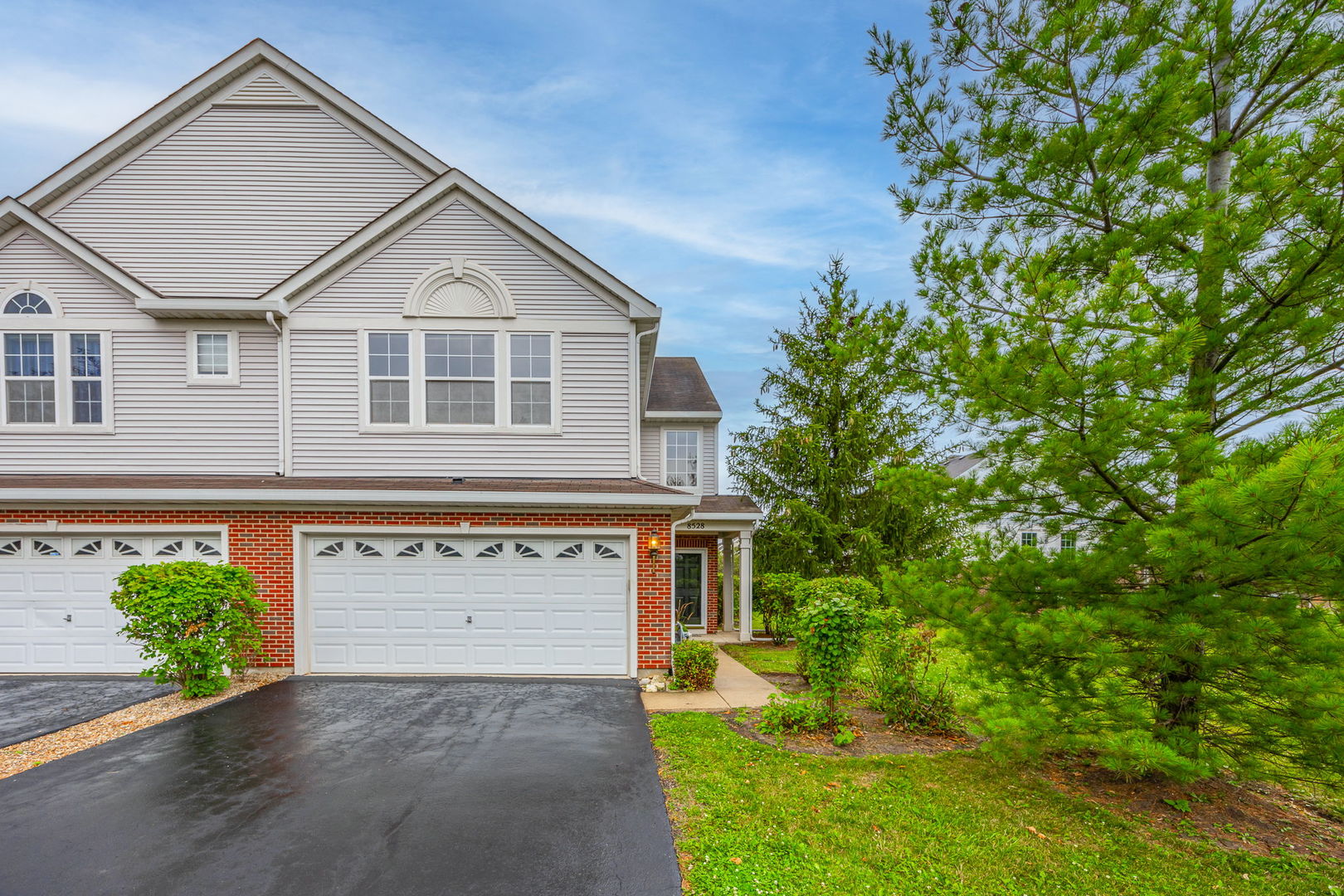 Photo 1 of 37 of 8528 FOXBOROUGH Way townhome