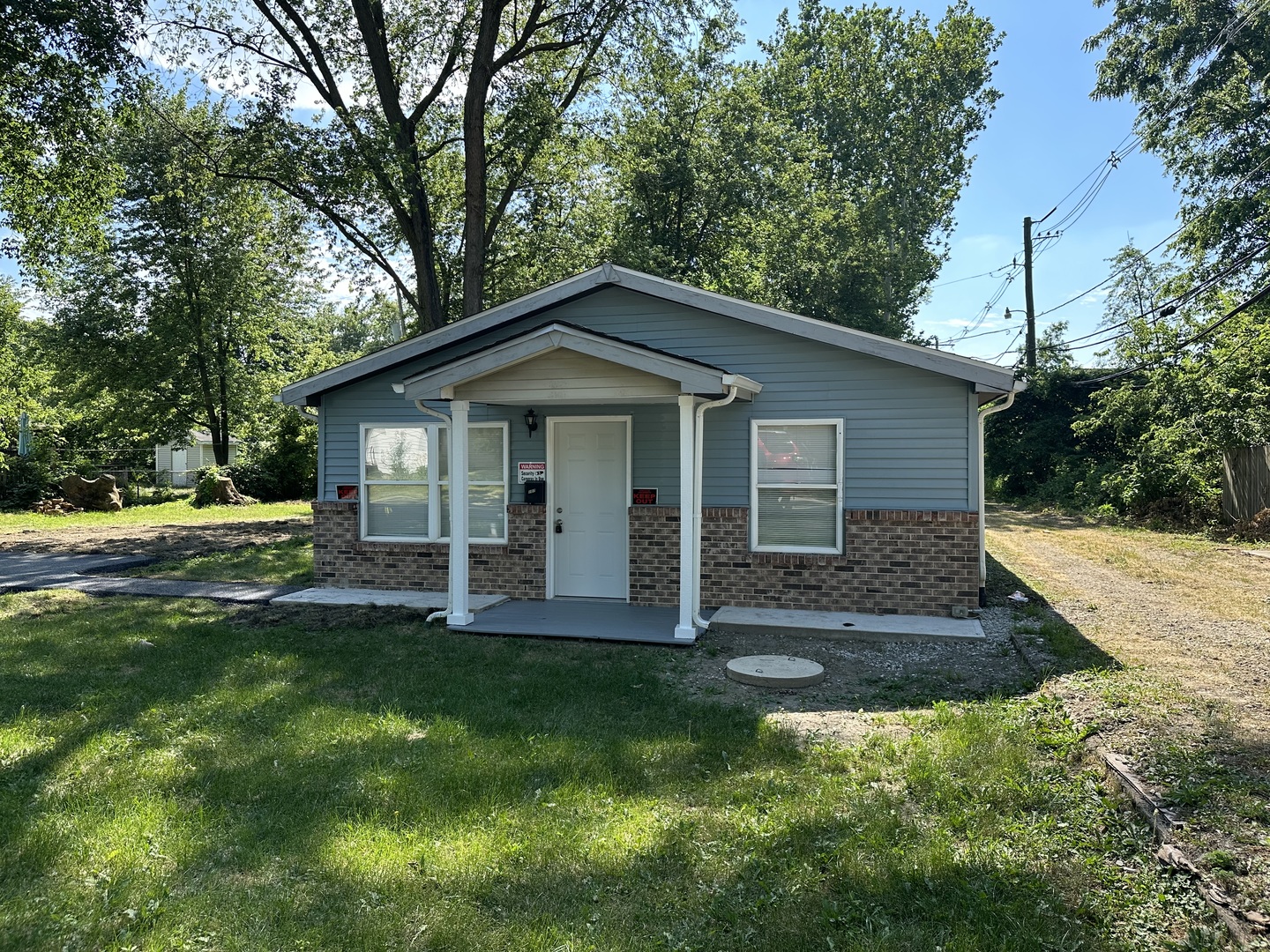 Photo 2 of 19 of 107 Barr Elms Avenue house