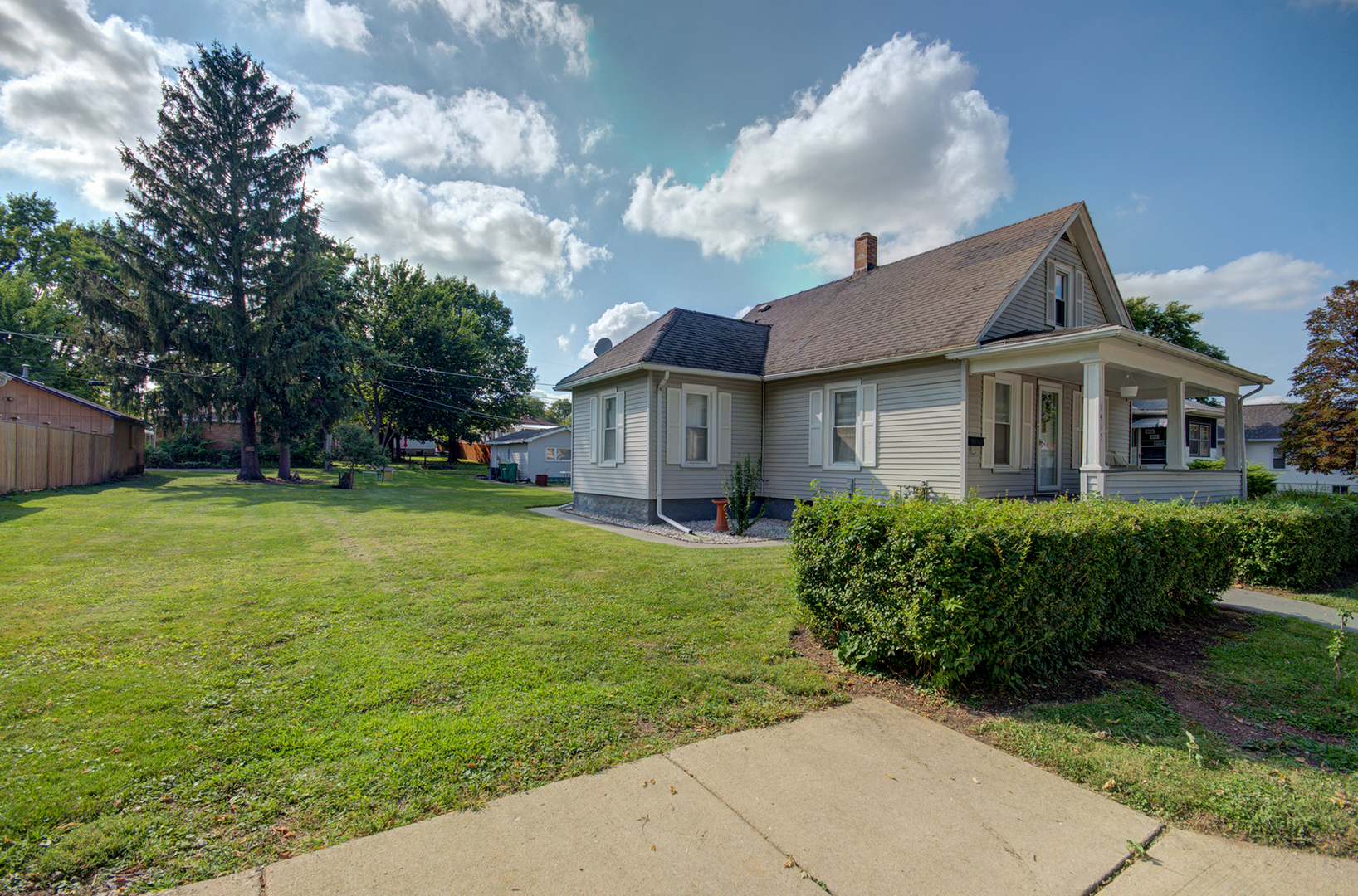 Photo 2 of 15 of 1415 Nicholson Street house