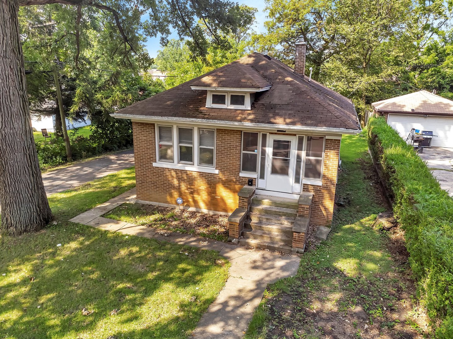 Photo 2 of 25 of 1207 California Avenue house