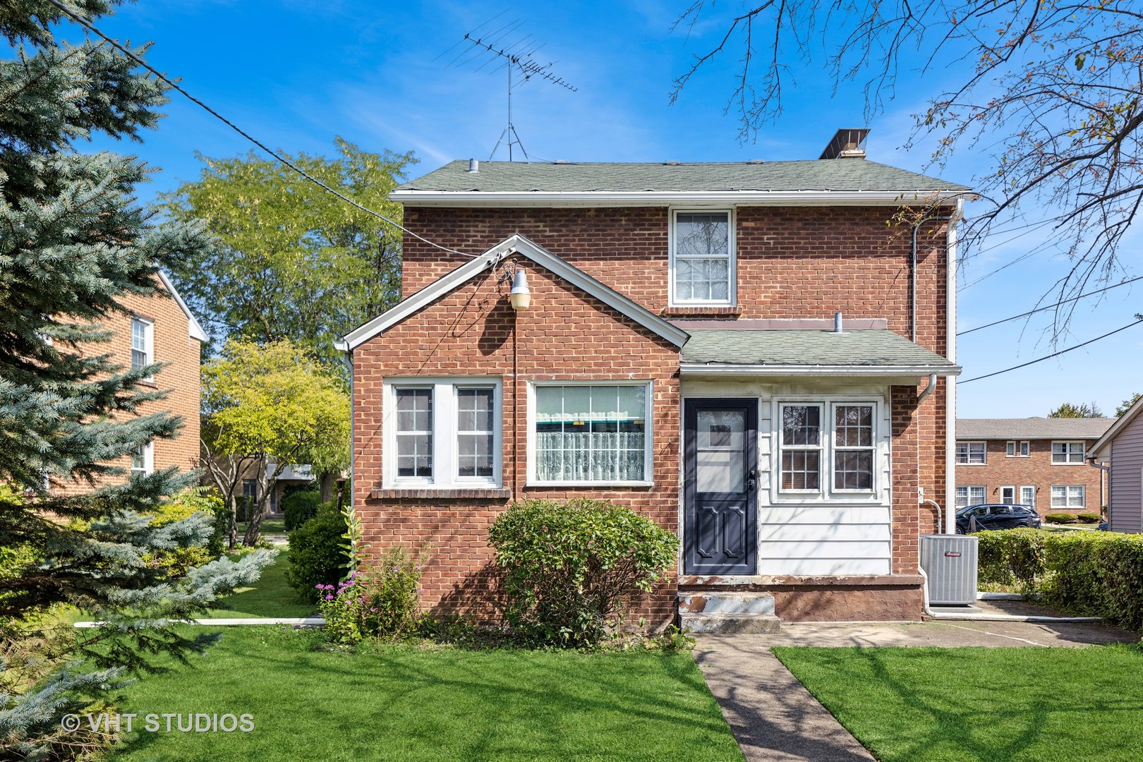 Photo 2 of 15 of 806 Caton Avenue house