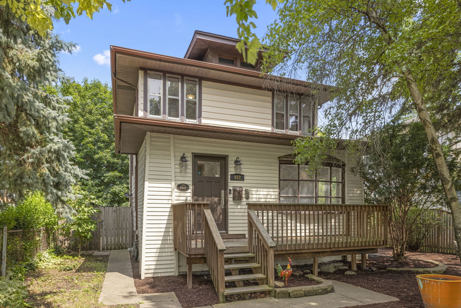 Photo 1 of 27 of 402 Cowles Avenue house