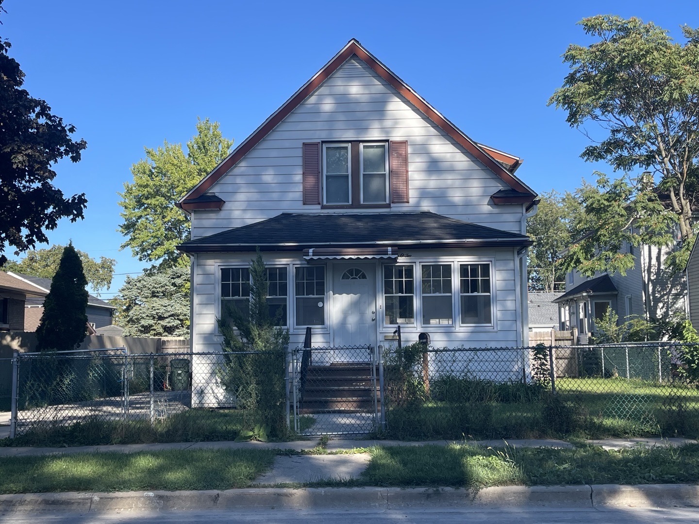 Photo 1 of 30 of 1002 Kelly Avenue house