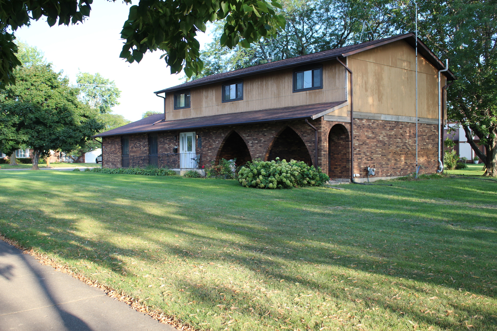 Photo 1 of 54 of 1400 W black Road house