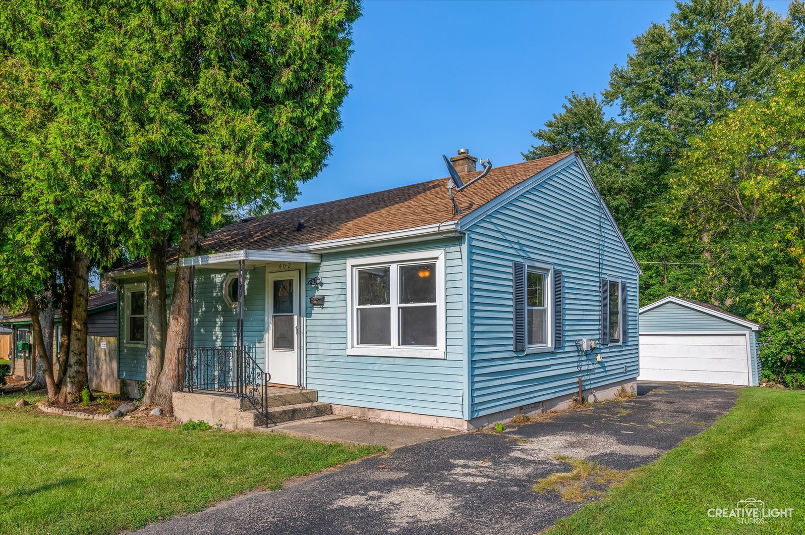 Photo 1 of 16 of 402 S Hebbard Street house