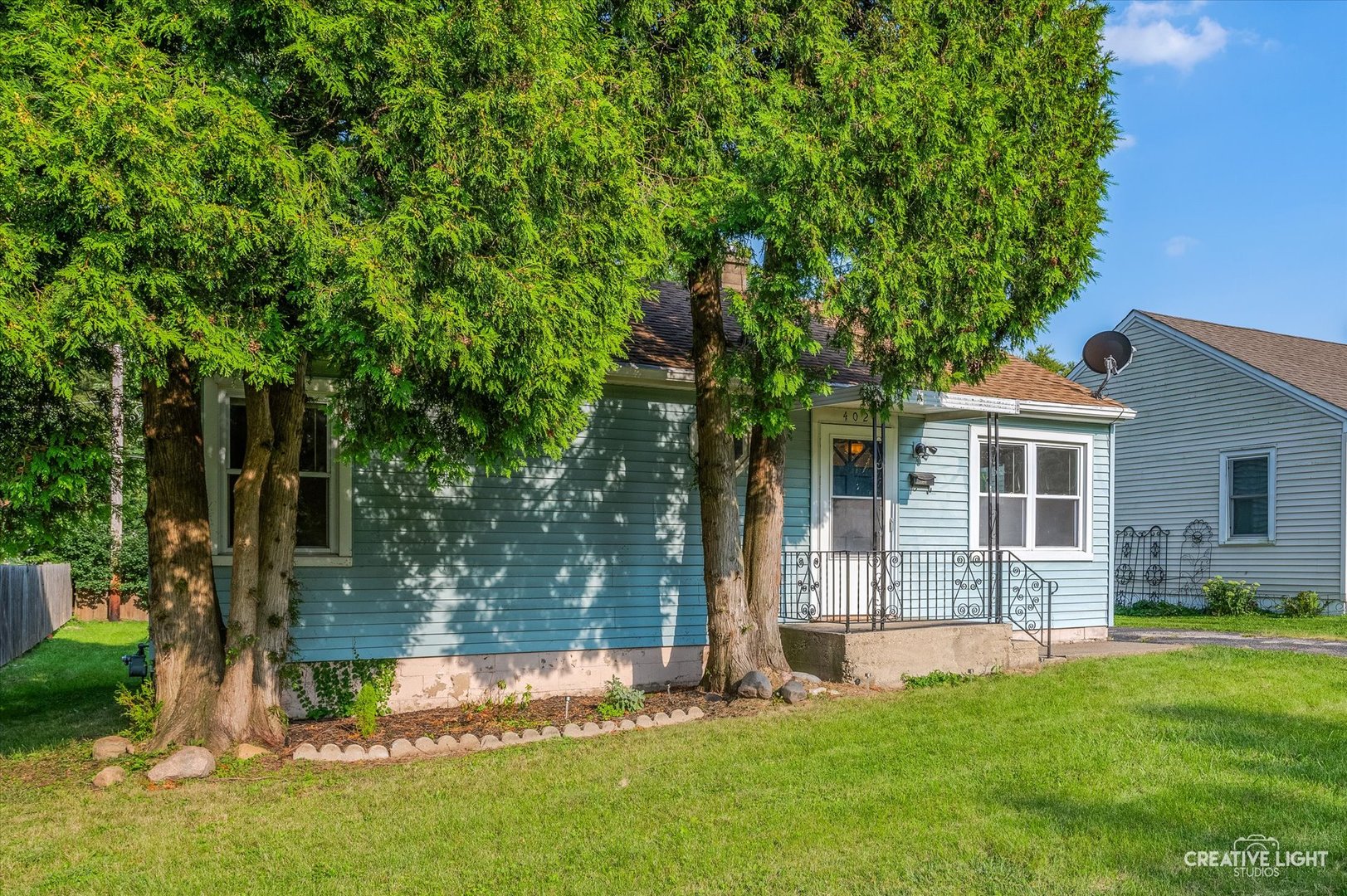 Photo 2 of 16 of 402 S Hebbard Street house