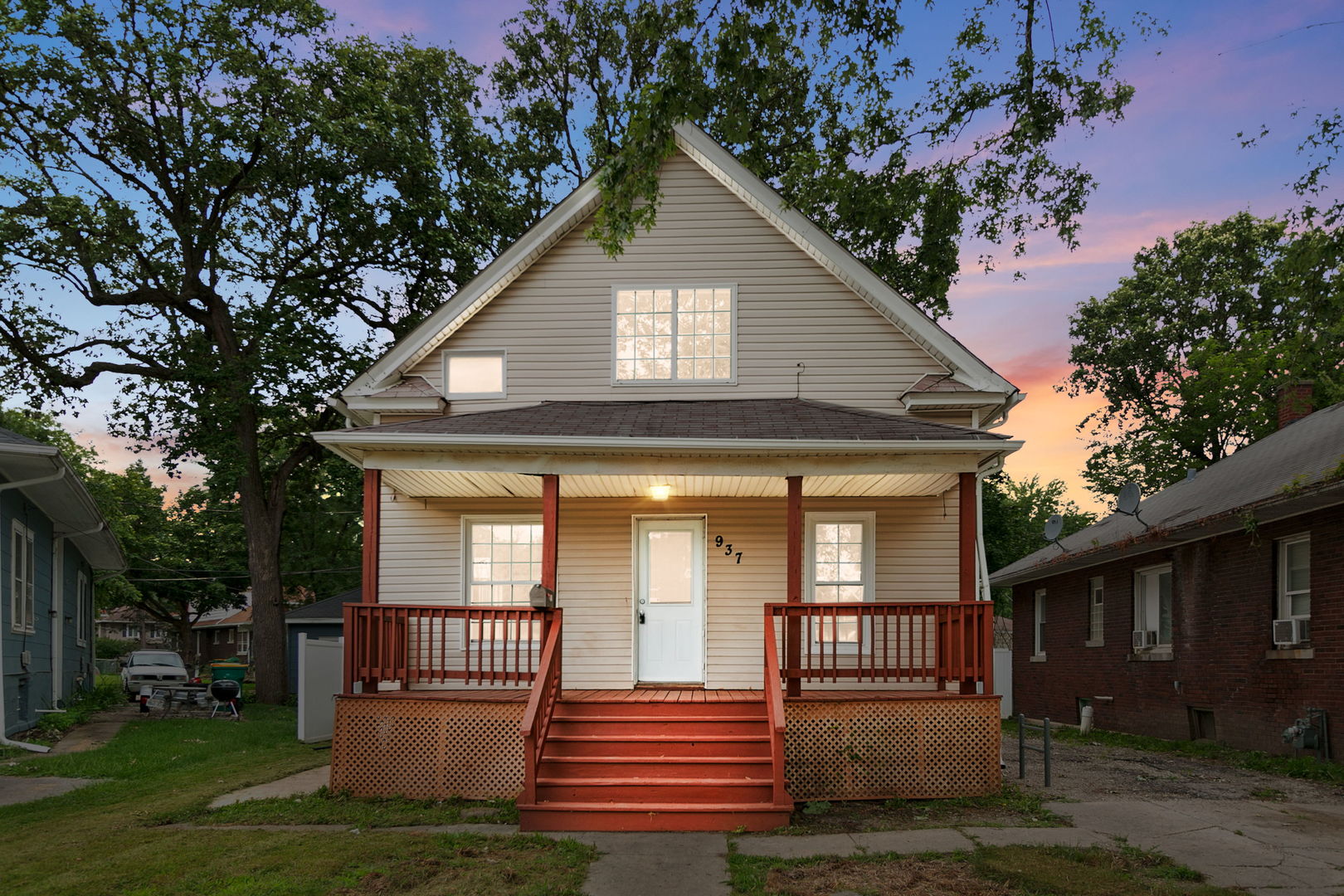 Photo 1 of 13 of 937 W Park Avenue house