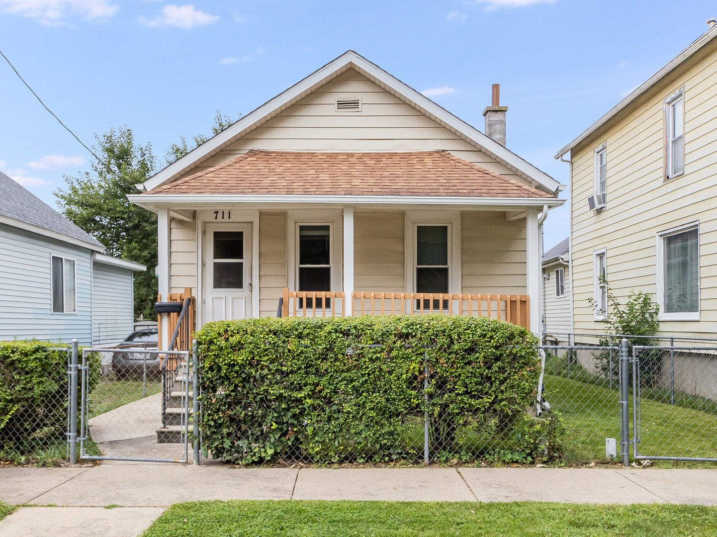 Photo 1 of 15 of 711 Youngs Avenue house