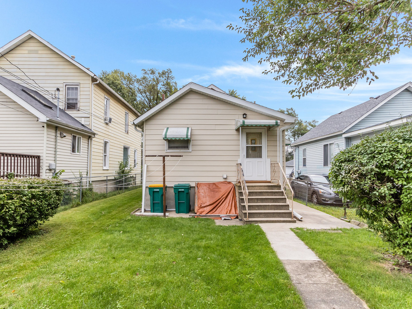 Photo 13 of 15 of 711 Youngs Avenue house