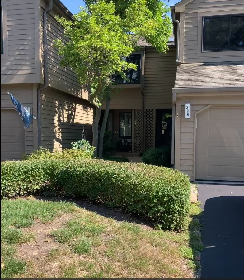 Photo 1 of 2 of 326 Indian Point townhome