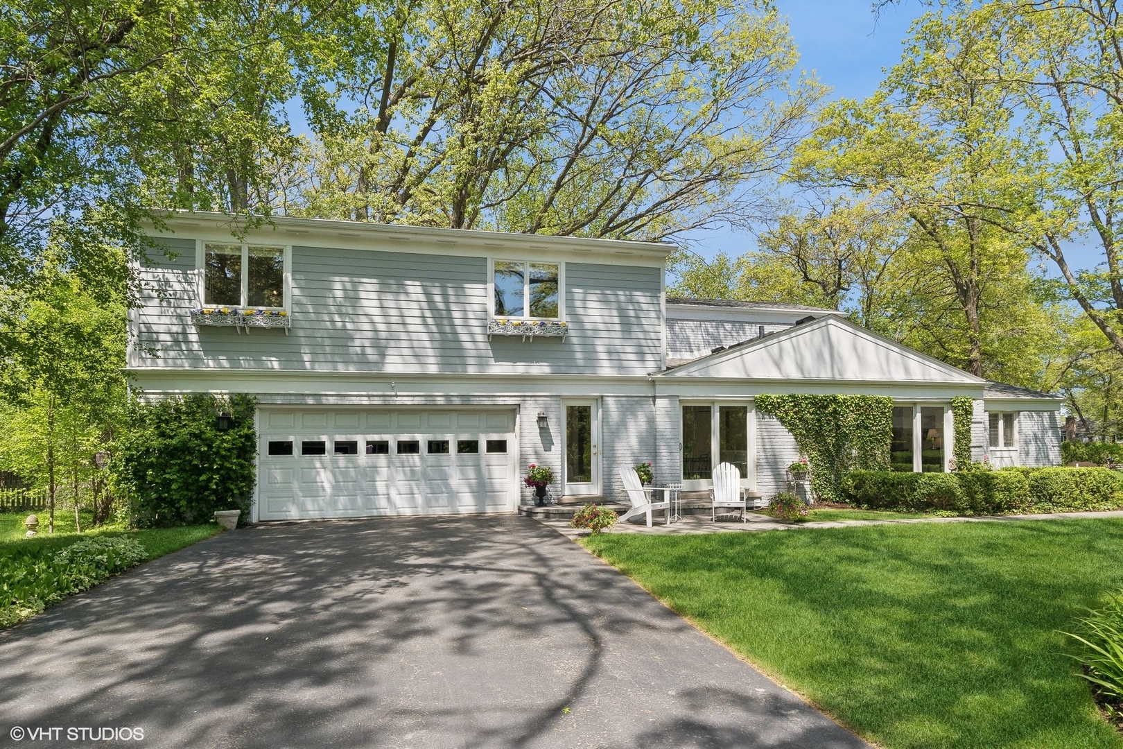 Photo 2 of 35 of 26 E Louis Avenue house