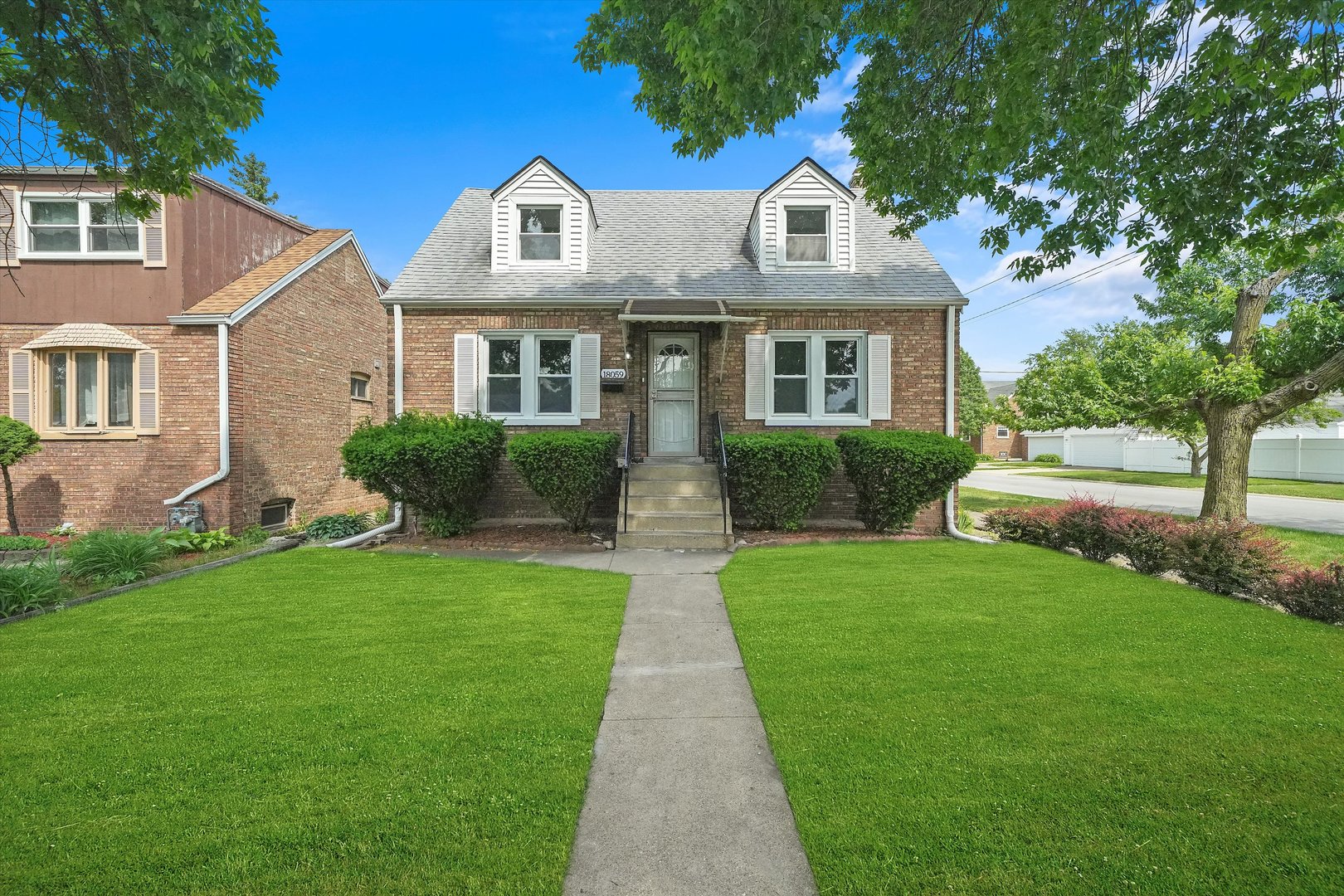 Photo 1 of 41 of 18059 Oakwood Avenue house