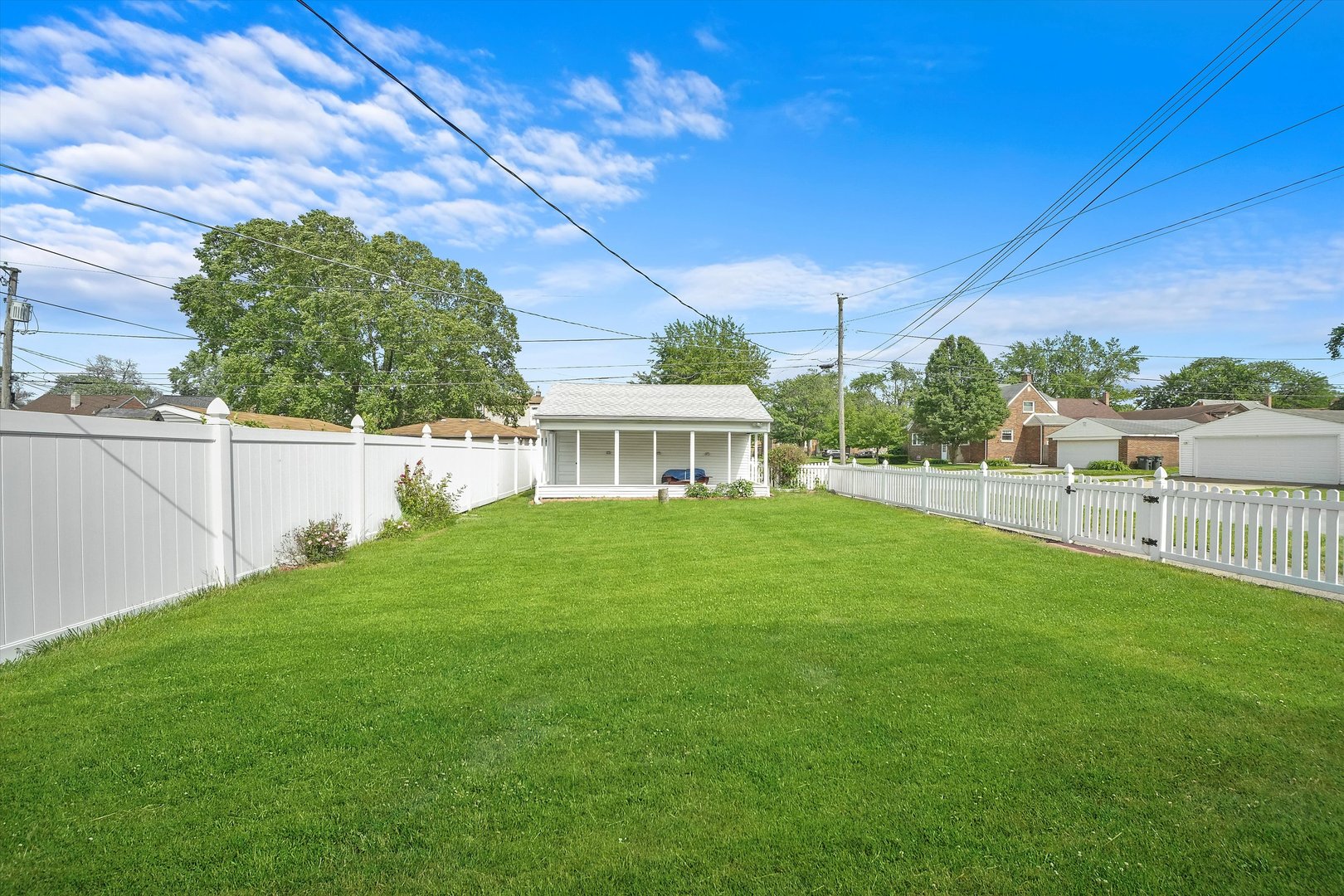 Photo 39 of 41 of 18059 Oakwood Avenue house