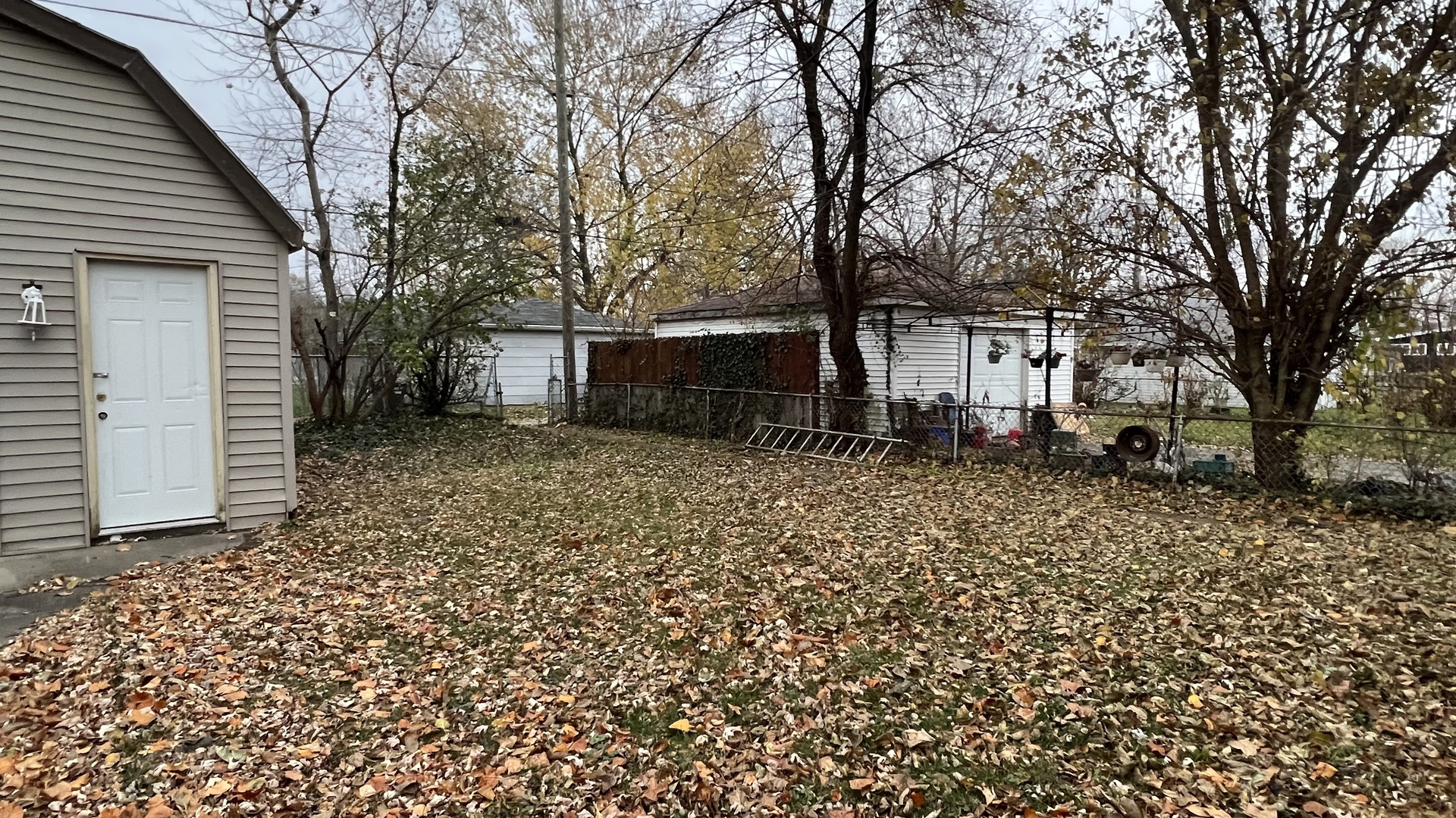 Photo 6 of 14 of 17143 Ridgewood Avenue house