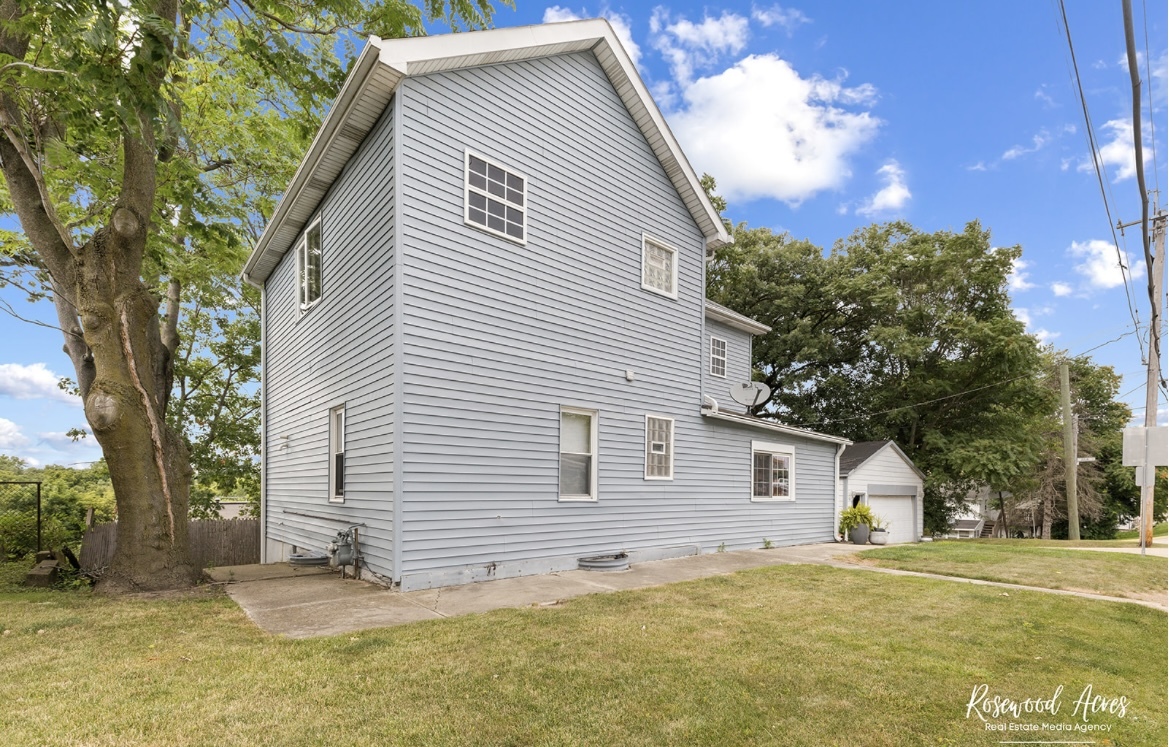 Photo 18 of 19 of 711 Illinois Street house