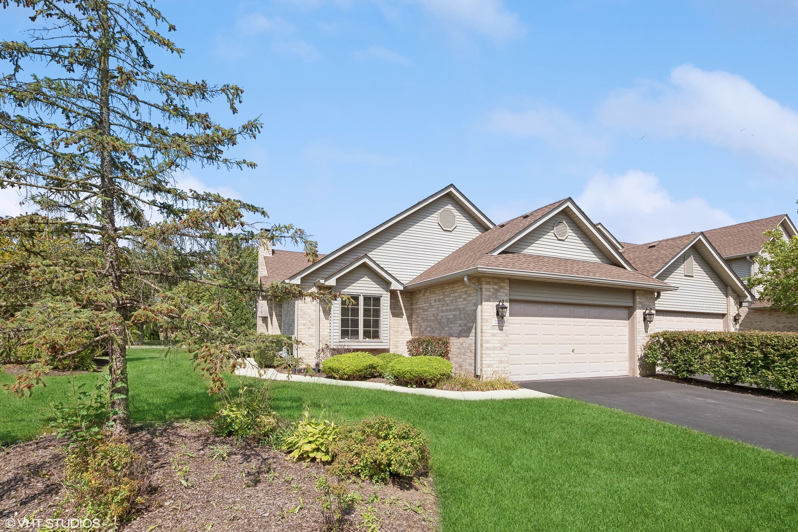 Photo 1 of 21 of 1129 Amber Drive townhome