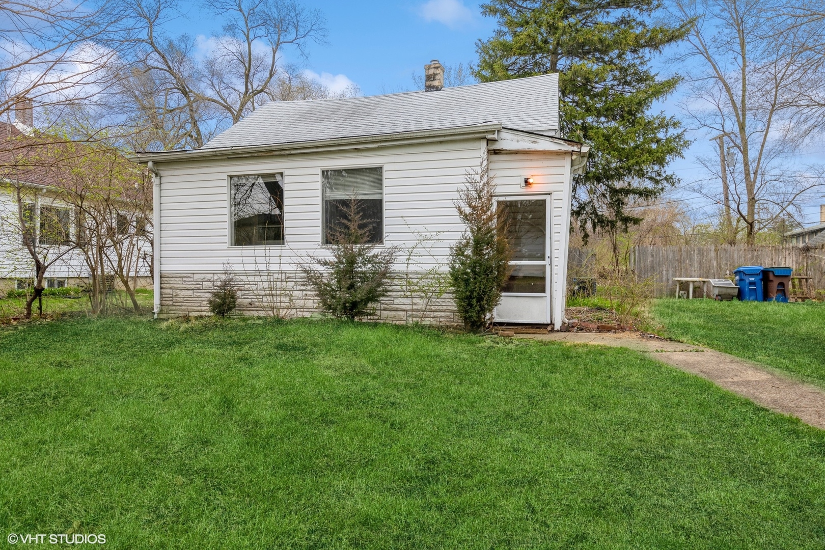 Photo 1 of 10 of 4509 dorset Avenue house