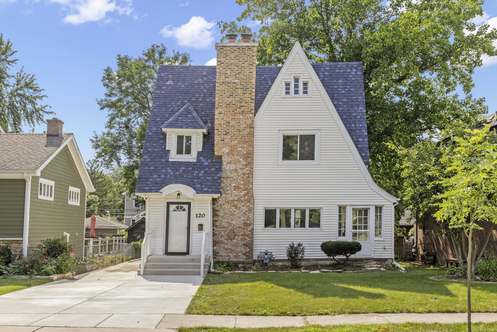 Photo 1 of 27 of 120 S Lombard Avenue house