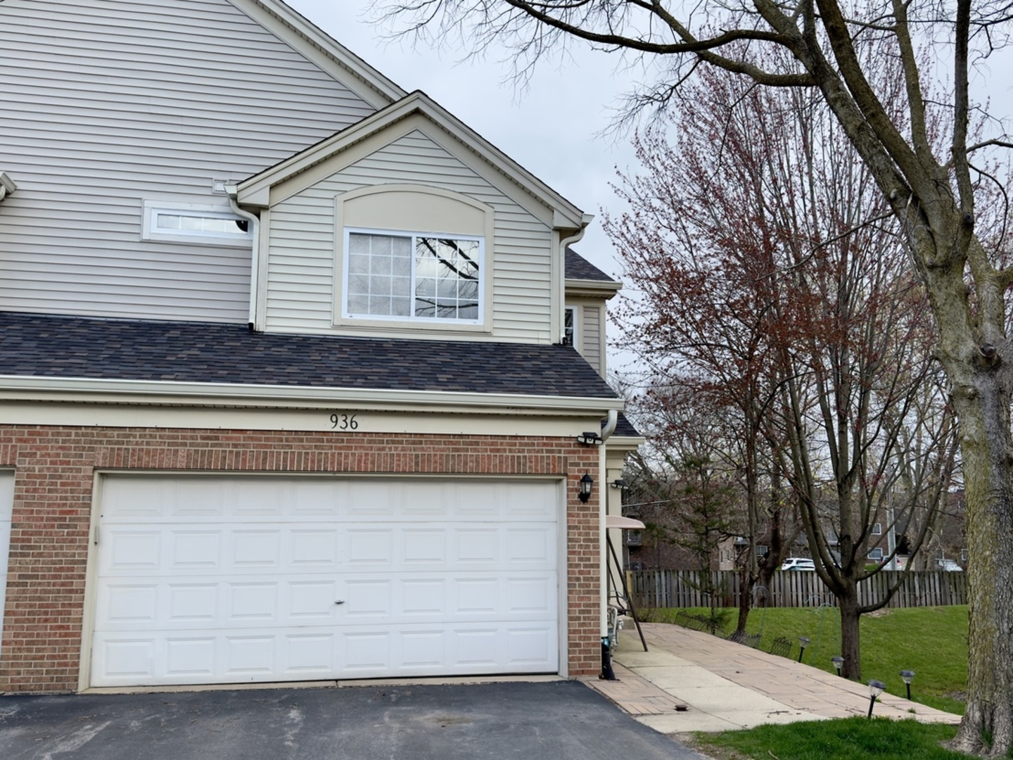 Photo 1 of 21 of 936 Creekside Court townhome