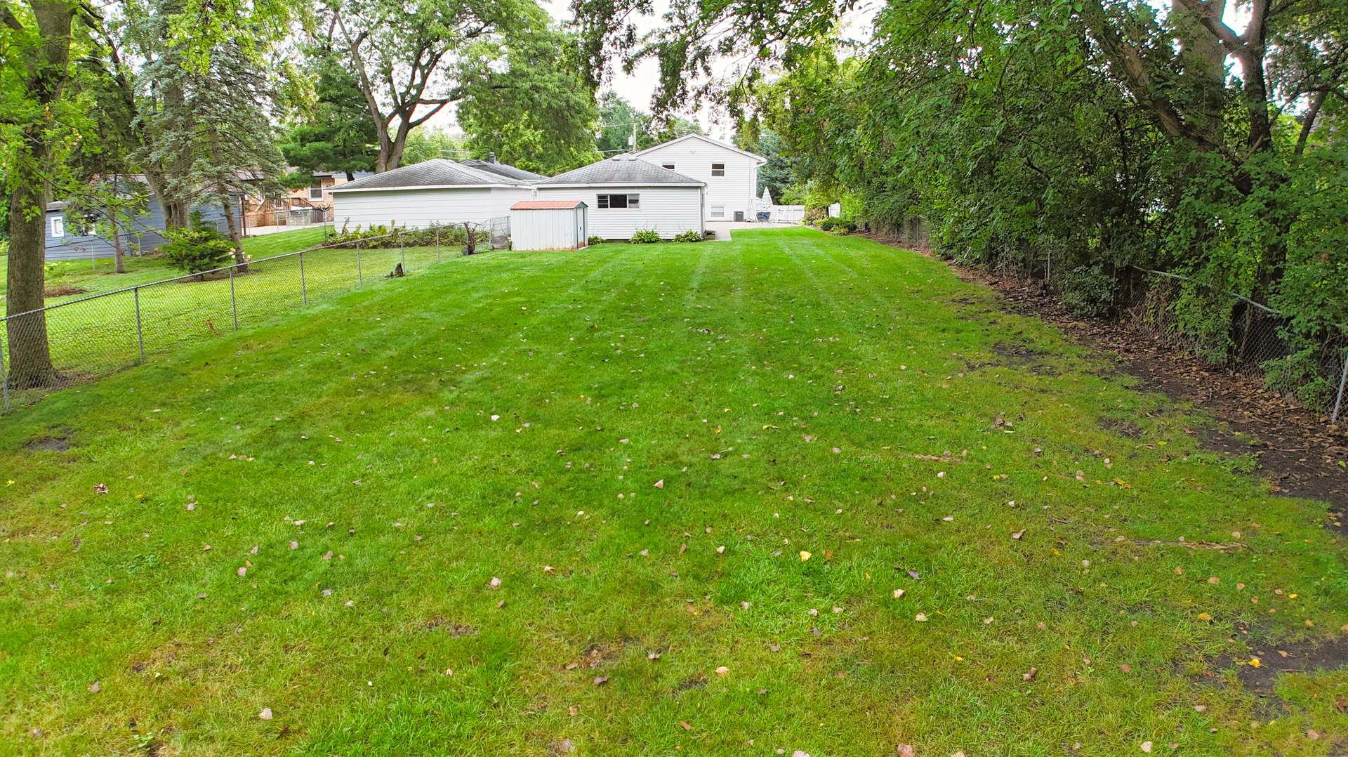 Photo 3 of 42 of 429 W Greenfield Avenue house