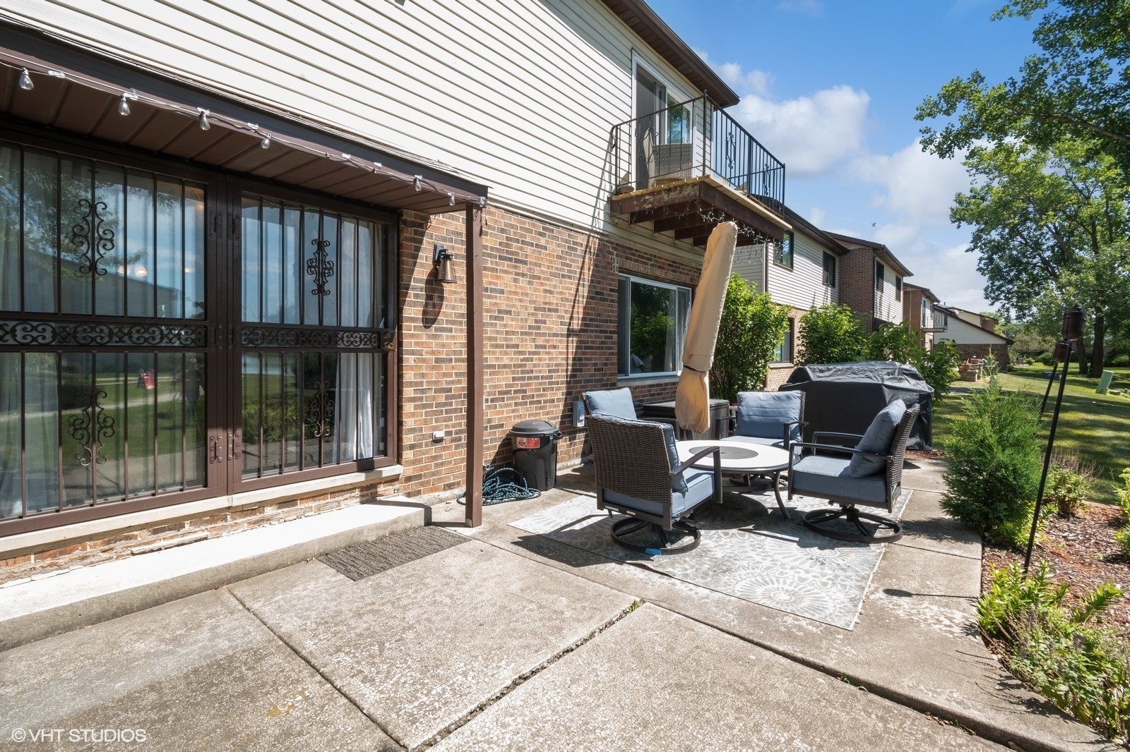 Photo 14 of 16 of 2537 Lake Shore Drive townhome