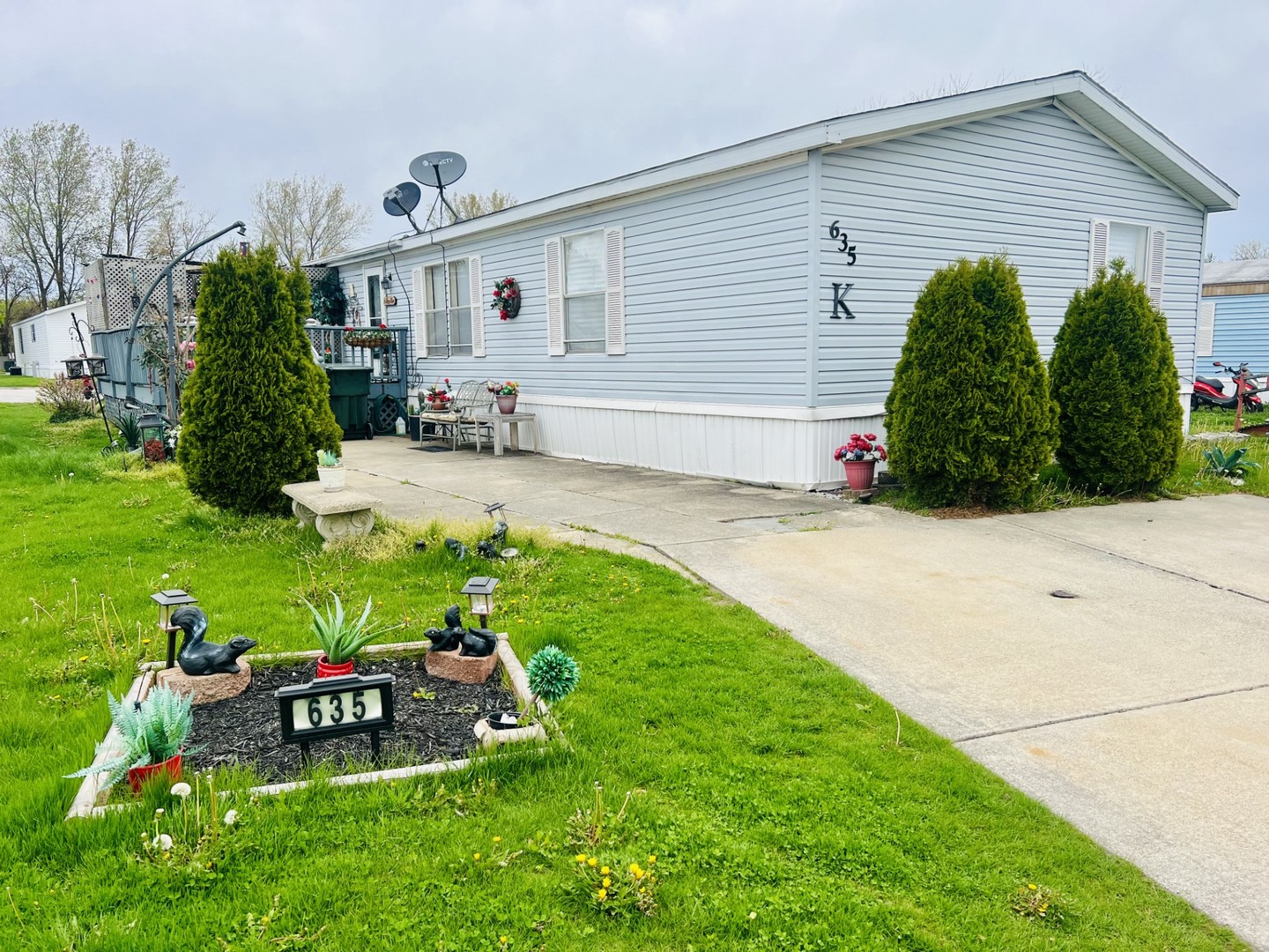 Photo 1 of 32 of 635 Colleen Drive mobile home