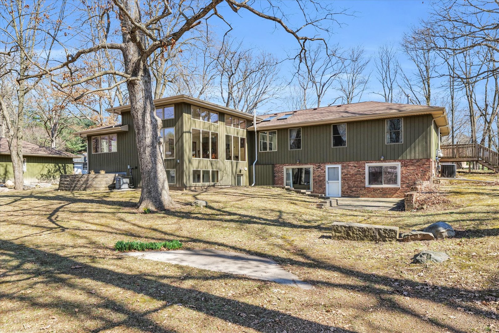 Photo 1 of 44 of 1001 Oak Creek Circle house