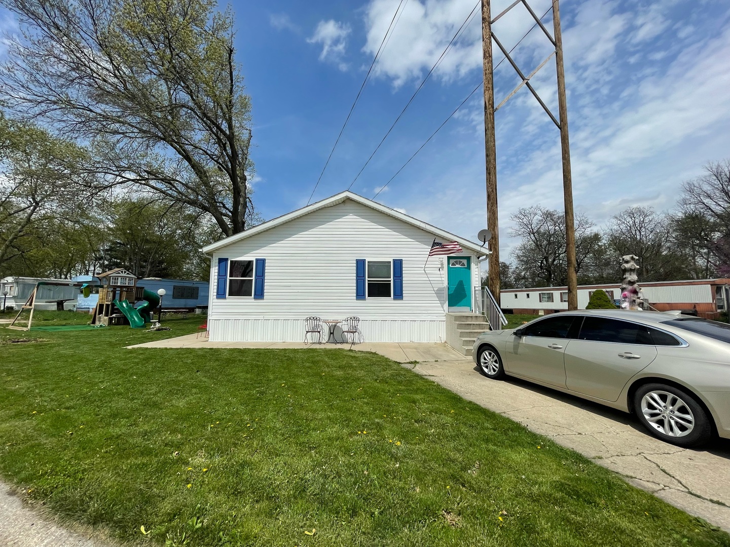 Photo 3 of 34 of 471 Macon Street mobile home