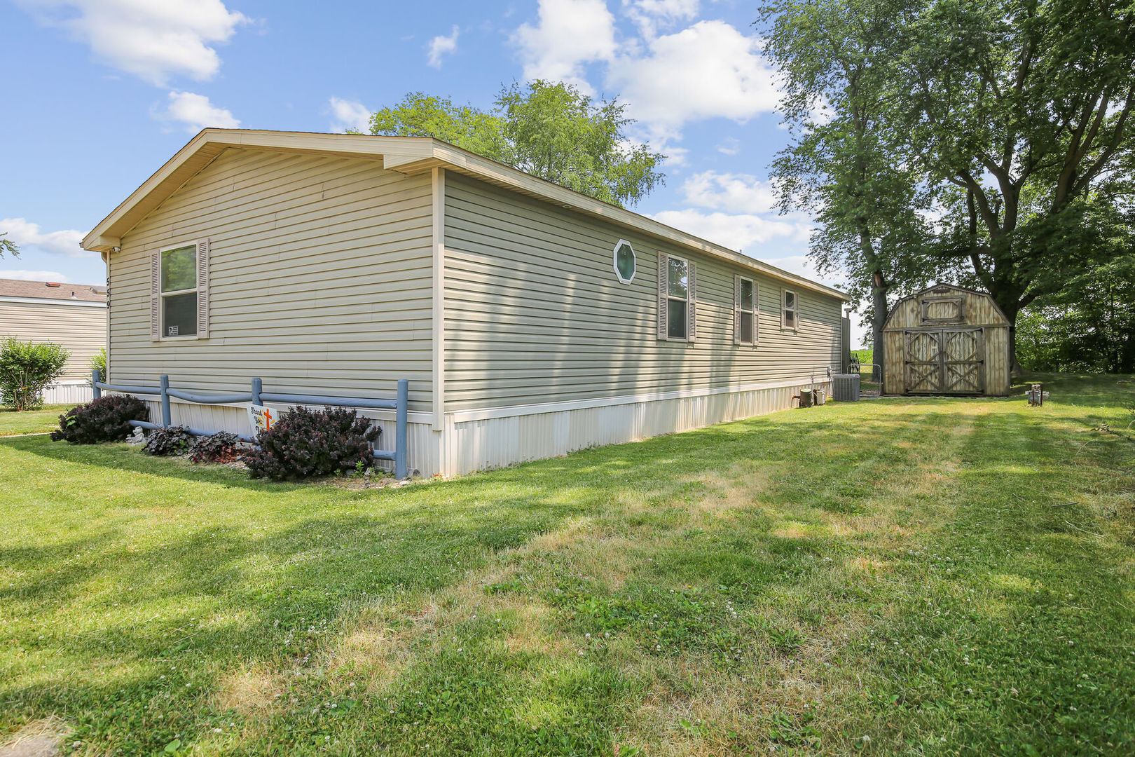 Photo 18 of 20 of 559 Randolph Street mobile home