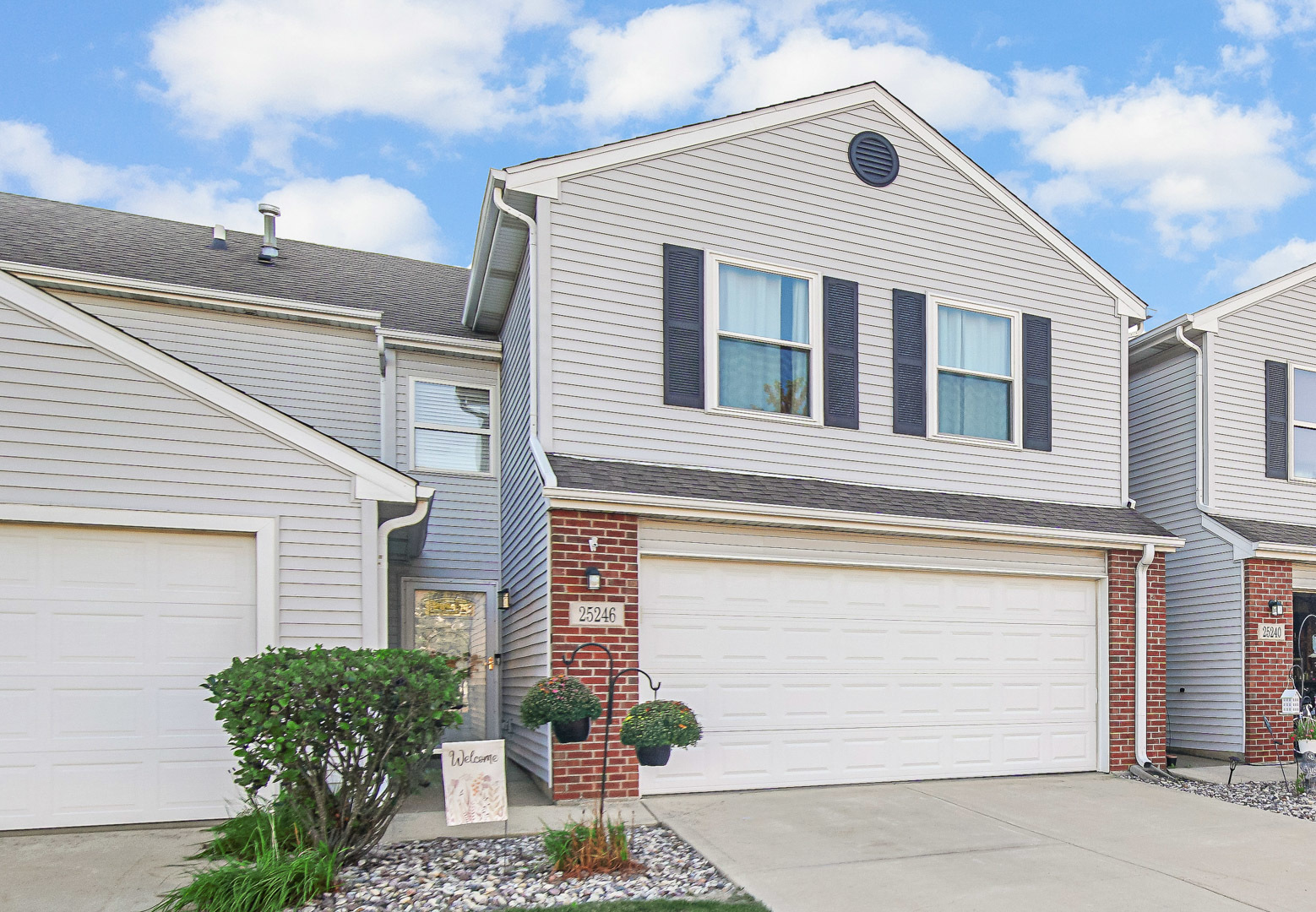 Photo 2 of 25 of 25246 Shannon Drive townhome