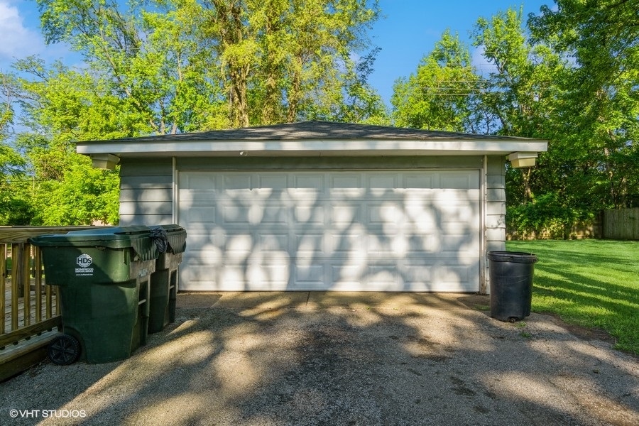 Photo 13 of 17 of 16031 Sawyer Avenue house