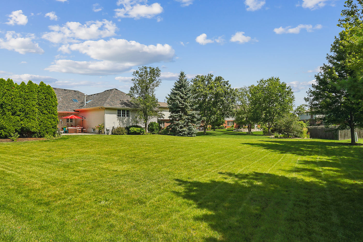 Photo 9 of 33 of 12097 Blackthorne Ridge Drive house