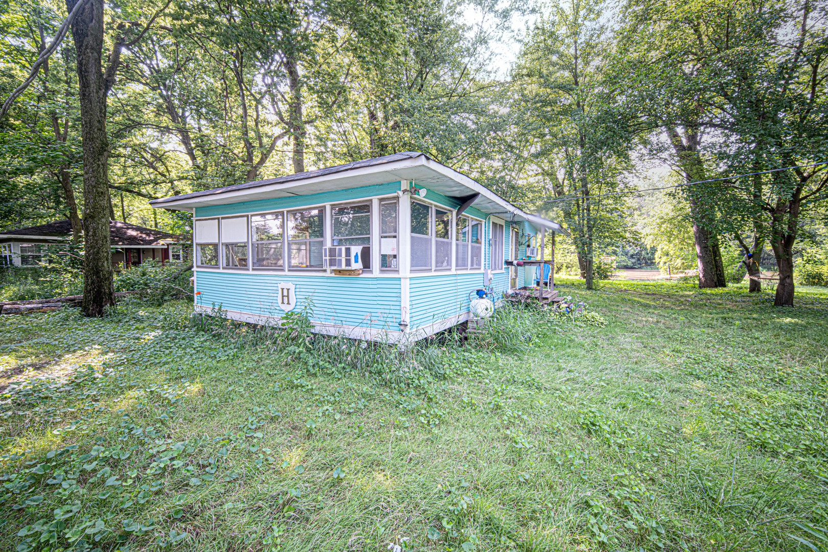 Photo 2 of 23 of 4 Maple Island S house