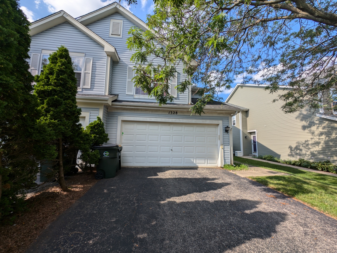 Photo 1 of 26 of 1328 Derby Lane townhome